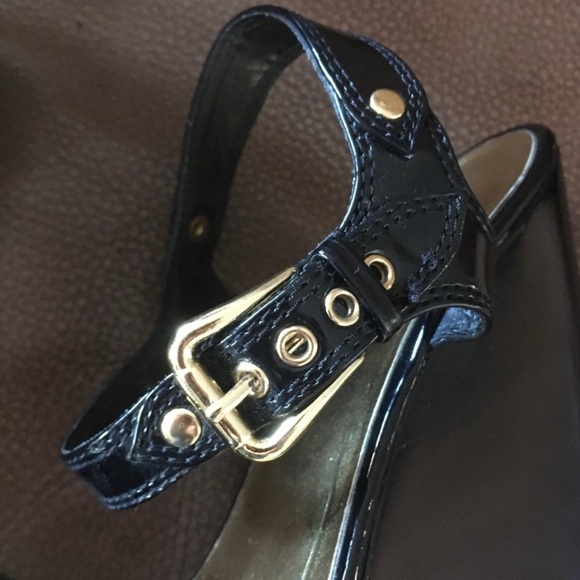 Bakers Black Patent Platform Wedge Gold Buckle Strap Sandals, Size 8 - Picture 8 of 12